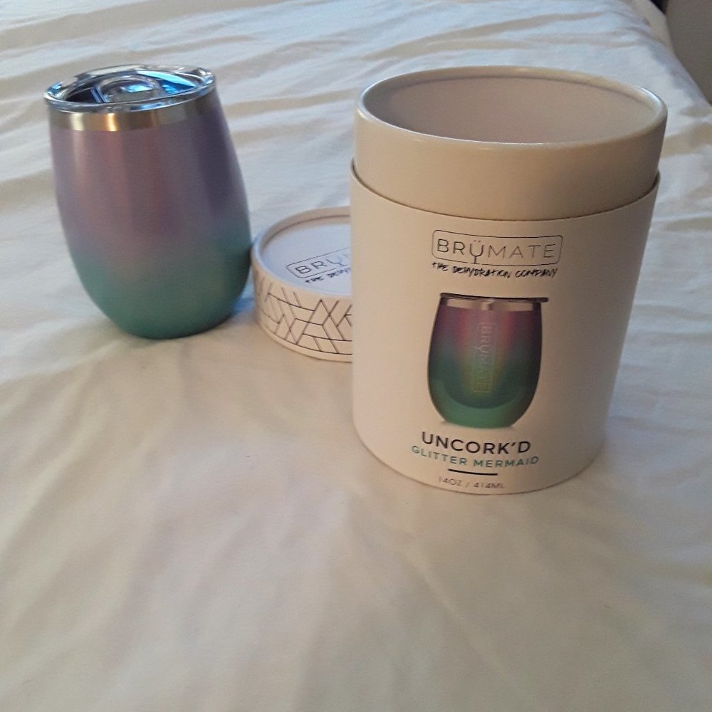 Brumate glitter mermaid insulated hot/cold wine tumbler - brand new!